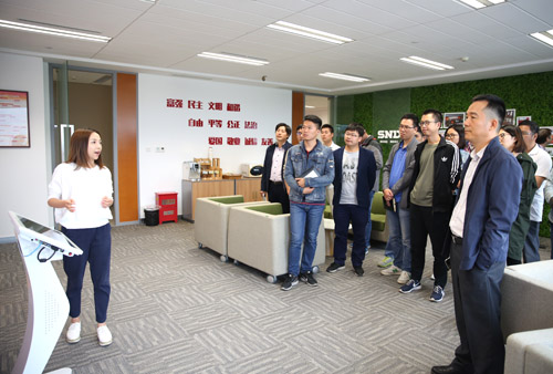 老街玉祥集团公司党支部开展专题党课学习